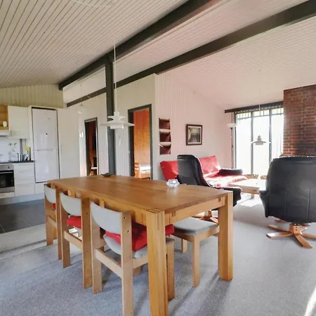 Three-bedroom Holiday In Prázdninový dům Ørsted